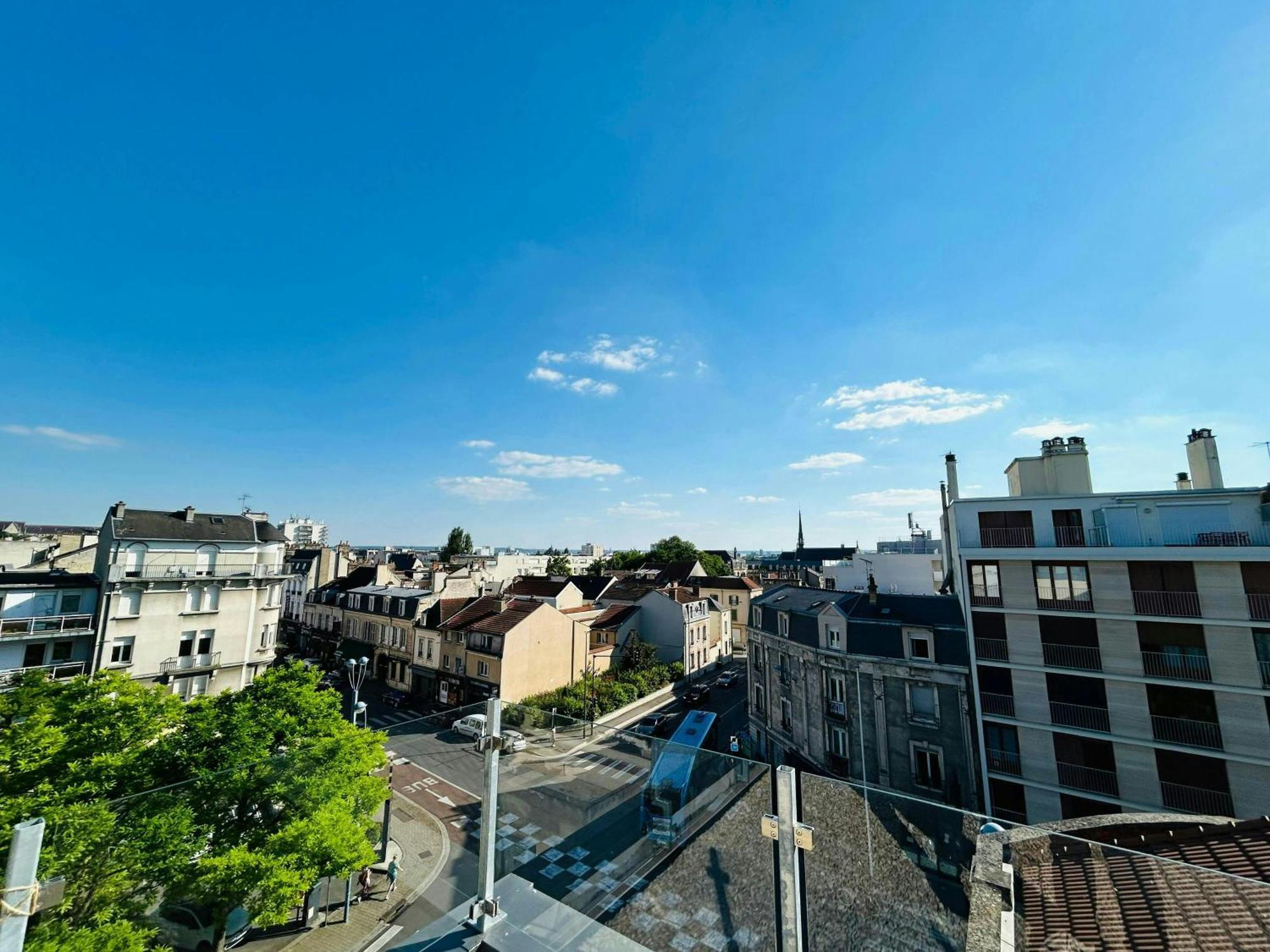 We Live In R - Duplex 504 Apartment Reims